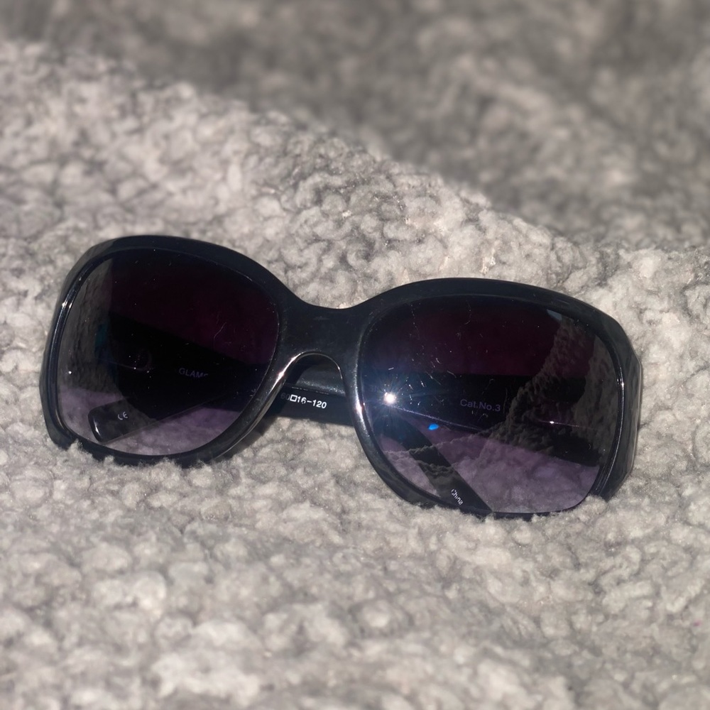 Fossil Cat. No. 3 Glamour Sunglasses